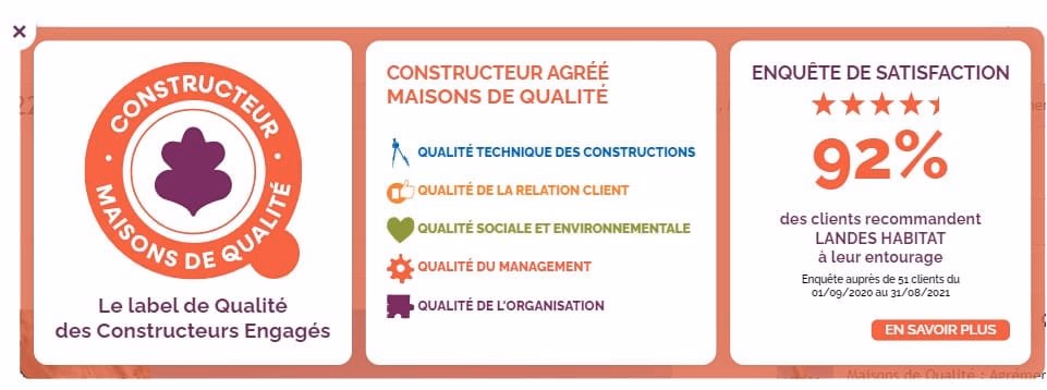 Panneau présentant le label Constructeur Agréé Maisons de Qualité et une enquête de satisfaction de 92%.